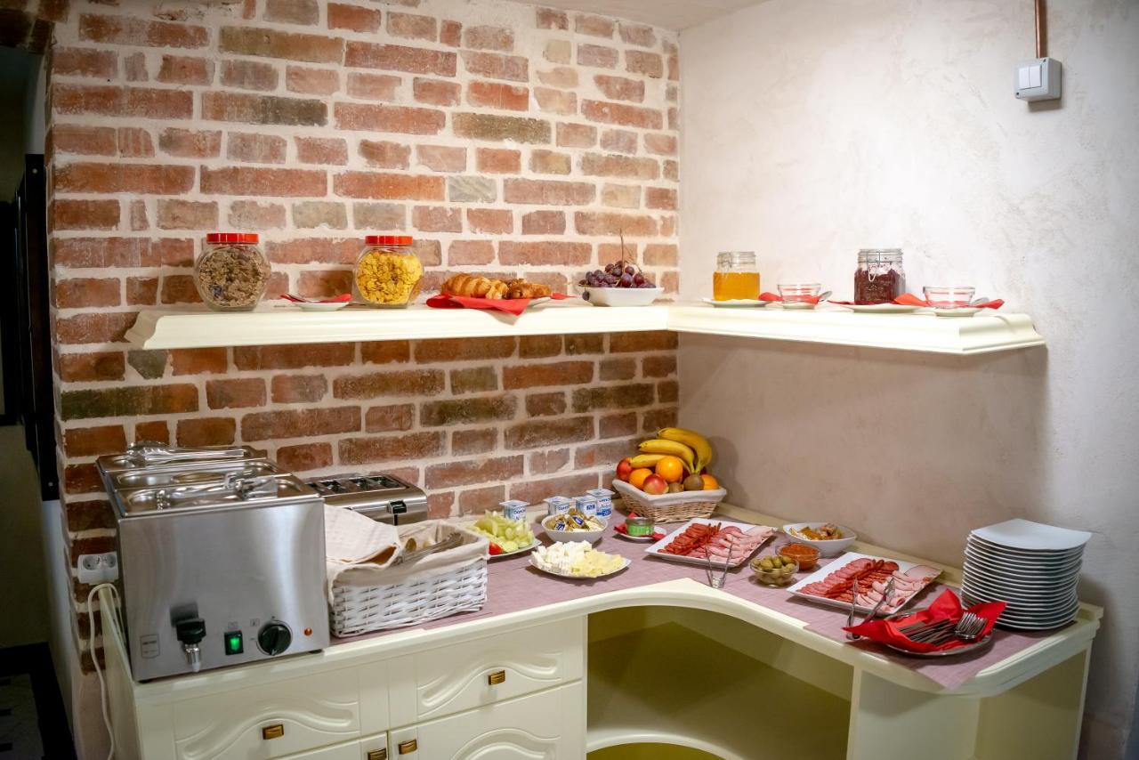 Bed and Breakfast Ana Boutique Alba Iulia Exteriér fotografie